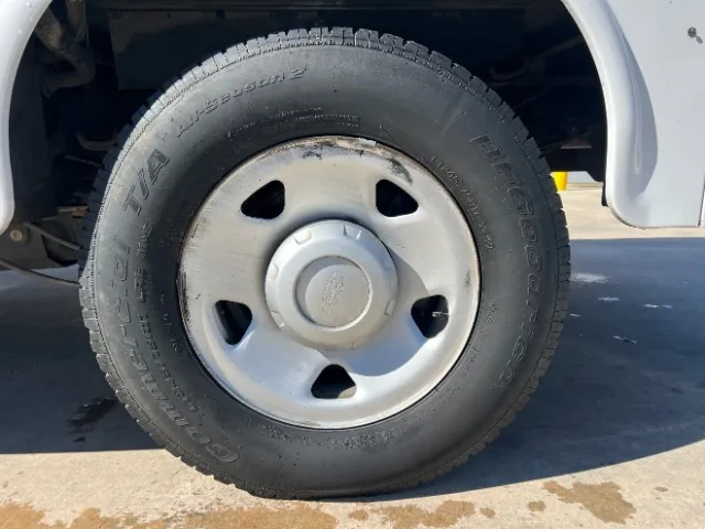 2017 Ford F-350 Super Duty Chassis Cab XL - Photo 26