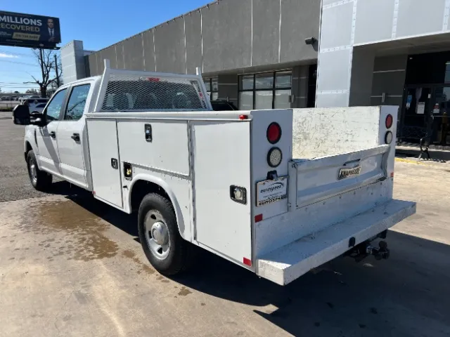 2017 Ford F-350 Super Duty Chassis Cab XL - Photo 8