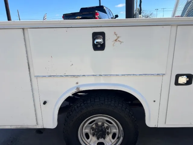 2017 Ford F-350 Super Duty Chassis Cab XL - Photo 17