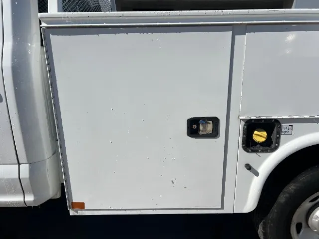2017 Ford F-350 Super Duty Chassis Cab XL - Photo 9