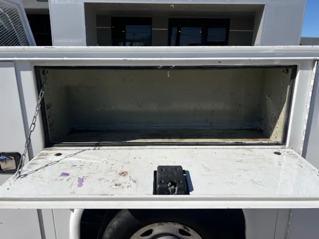 2017 Ford F-350 Super Duty Chassis Cab XL - Photo 12
