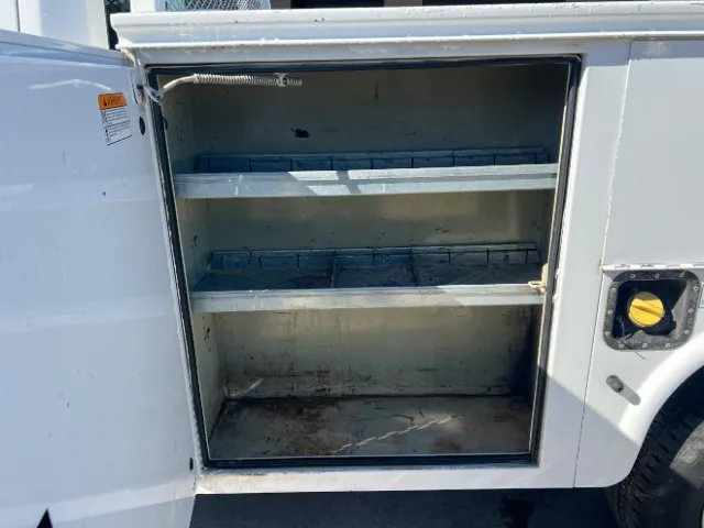 2017 Ford F-350 Super Duty Chassis Cab XL - Photo 10