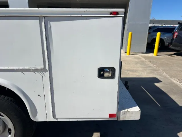 2017 Ford F-350 Super Duty Chassis Cab XL - Photo 13