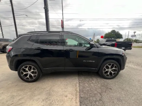 More photos of 2024 Jeep Compass Latitude at Eurospeed International Corp, TX