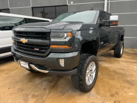 Gray 2018 Chevrolet Silverado 1500 LT for sale in San Antonio, TX