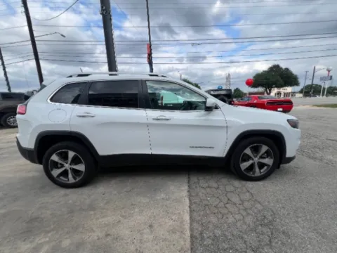 More photos of 2019 Jeep Cherokee Limited FWD at Eurospeed International Corp, TX