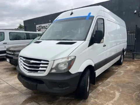 White 2017 Freightliner Sprinter 2500 High Roof V6 for sale in San Antonio, TX