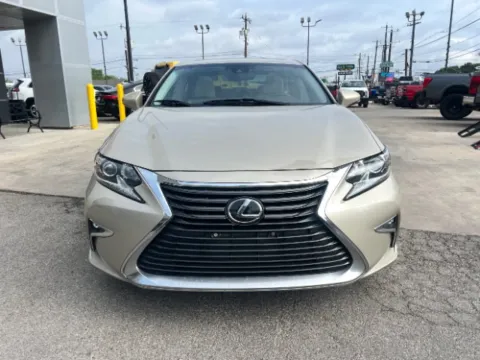 Another view of 2018 Lexus ES 350 Sedan for sale in San Antonio, TX at Eurospeed International Corp