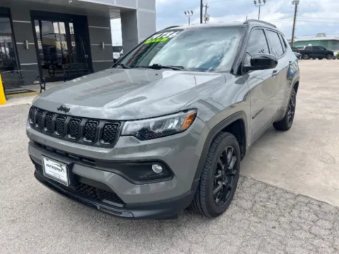 Gray 2023 Jeep Compass Altitude 4x4 for sale in San Antonio, TX