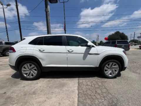 More photos of 2022 Volkswagen Atlas Cross Sport 2.0T SE w/Technology at Eurospeed International Corp, TX