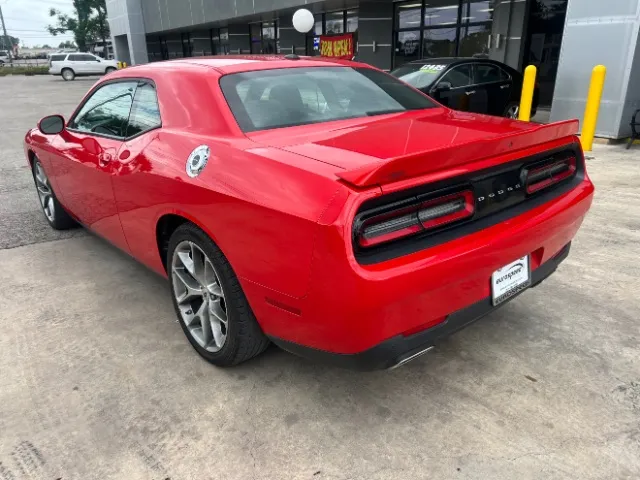 Dodge Challenger photo 8