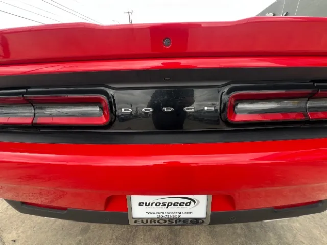Dodge Challenger photo 21