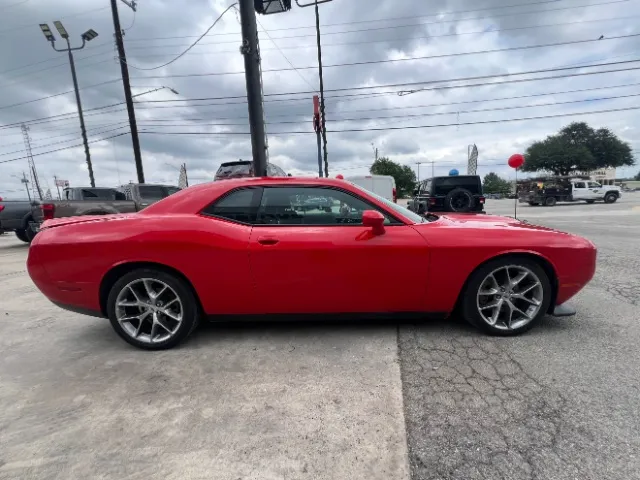 Dodge Challenger photo 5