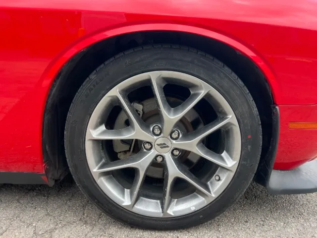 Dodge Challenger photo 10