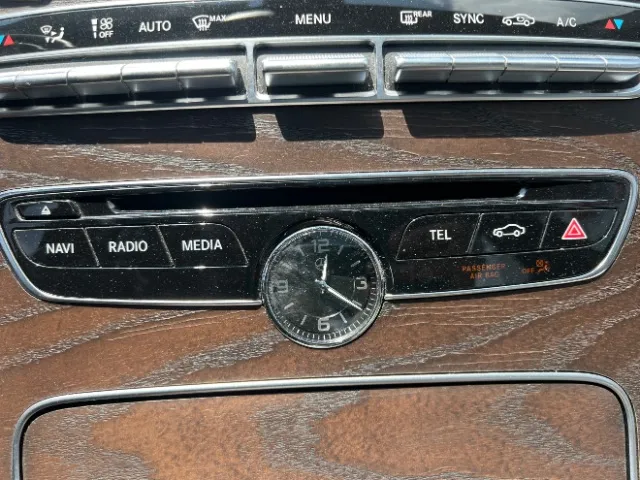 Mercedes-Benz C300 photo 44