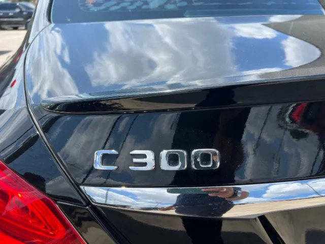 Mercedes-Benz C300 photo 16