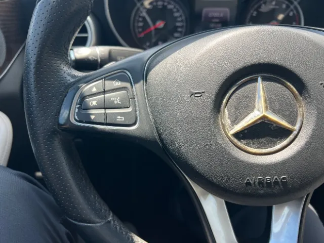 Mercedes-Benz C300 photo 35