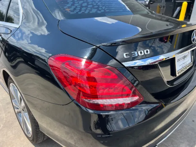 Mercedes-Benz C300 photo 12