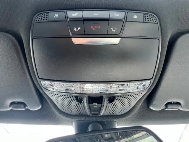 Mercedes-Benz C300 photo 48