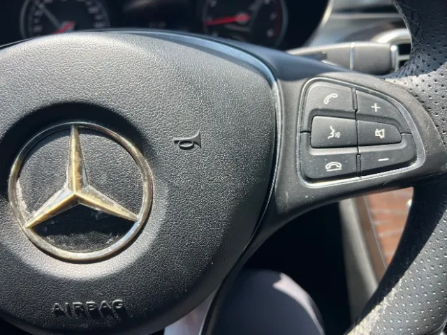 Mercedes-Benz C300 photo 37