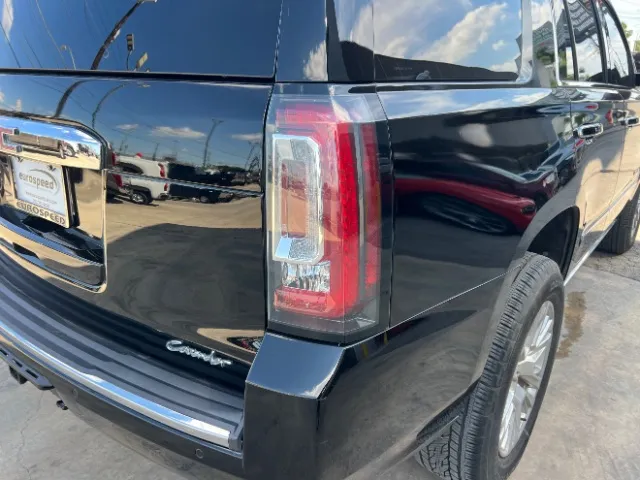 GMC Yukon photo 11