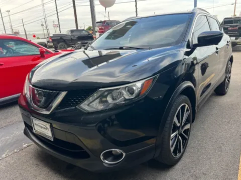 Black 2018 Nissan Rogue Sport SL for sale in San Antonio, TX