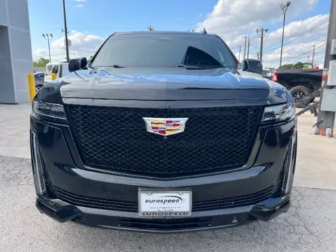 Another view of 2022 Cadillac Escalade 4WD Sport Platinum for sale in San Antonio, TX at Eurospeed International Corp
