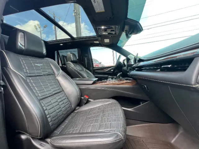 Cadillac Escalade photo 38