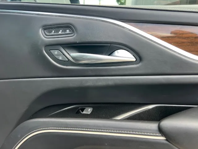 Cadillac Escalade photo 35