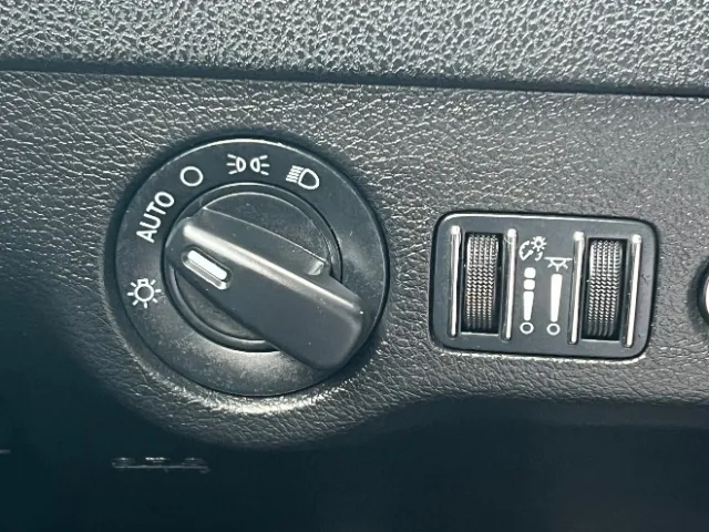 Dodge Charger photo 36