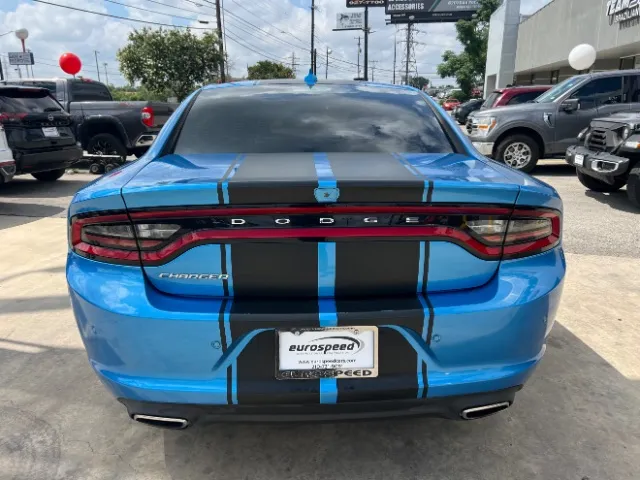 Dodge Charger photo 7