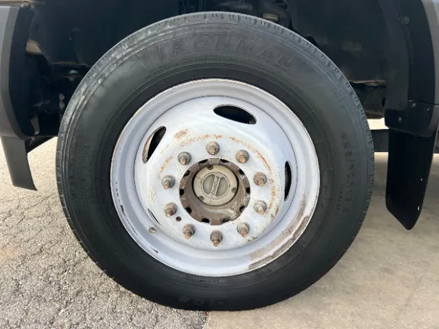 Ford F-550 photo 13