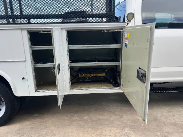 Ford F-550 photo 14