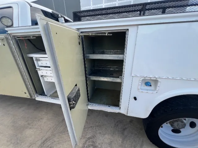Ford F-550 photo 32