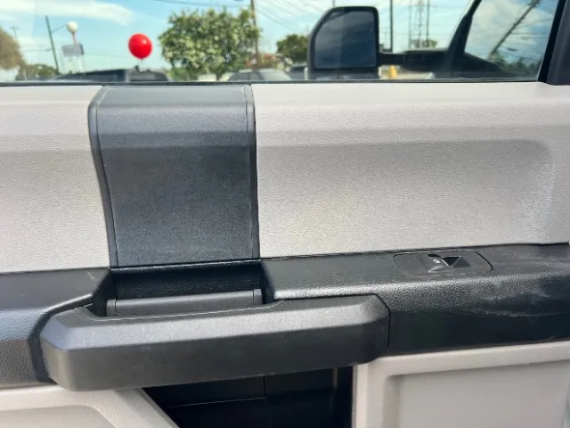 Ford F-550 photo 42