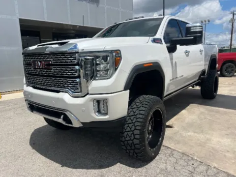 White 2021 GMC Sierra 2500HD 4WD Crew Cab Standard Bed Denali for sale in San Antonio, TX