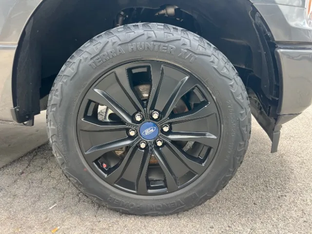 Ford F-150 photo 12