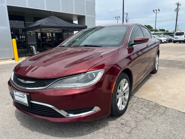 Red 2016 Chrysler 200 Limited for sale in San Antonio, TX