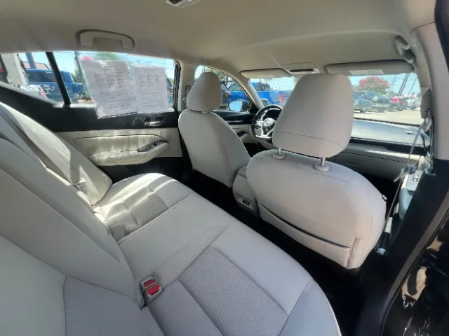 Nissan Altima photo 19