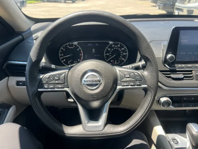 Nissan Altima photo 36