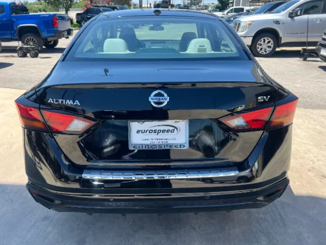 Nissan Altima photo 7