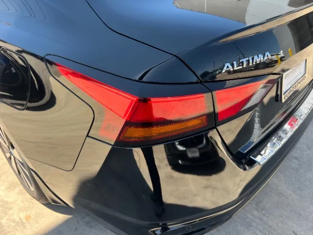 Nissan Altima photo 12