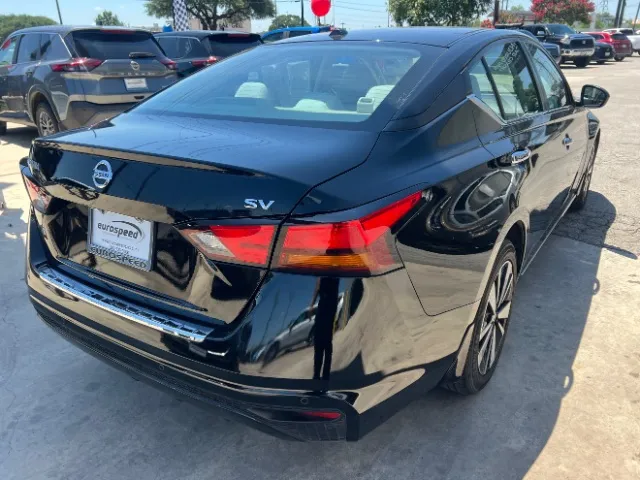 Nissan Altima photo 6
