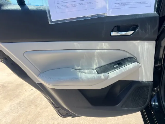Nissan Altima photo 25