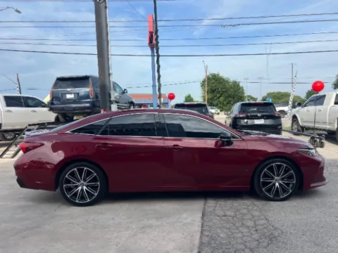 More photos of 2019 Toyota Avalon XSE at Eurospeed International Corp, TX