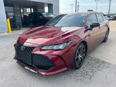 Red 2019 Toyota Avalon XSE for sale in San Antonio, TX