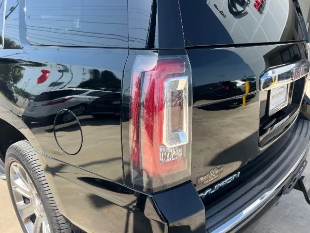 GMC Yukon photo 12