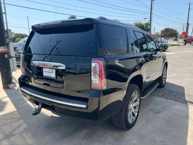 GMC Yukon photo 6