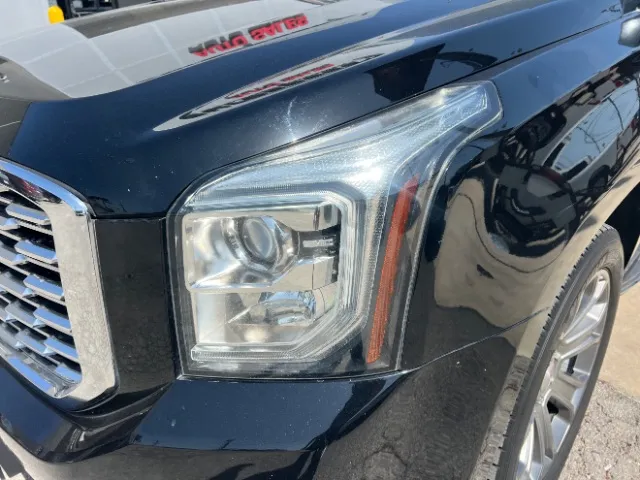 GMC Yukon photo 13
