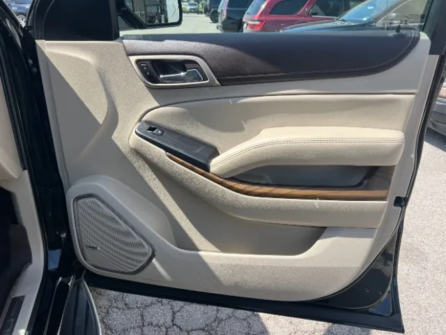 GMC Yukon photo 14